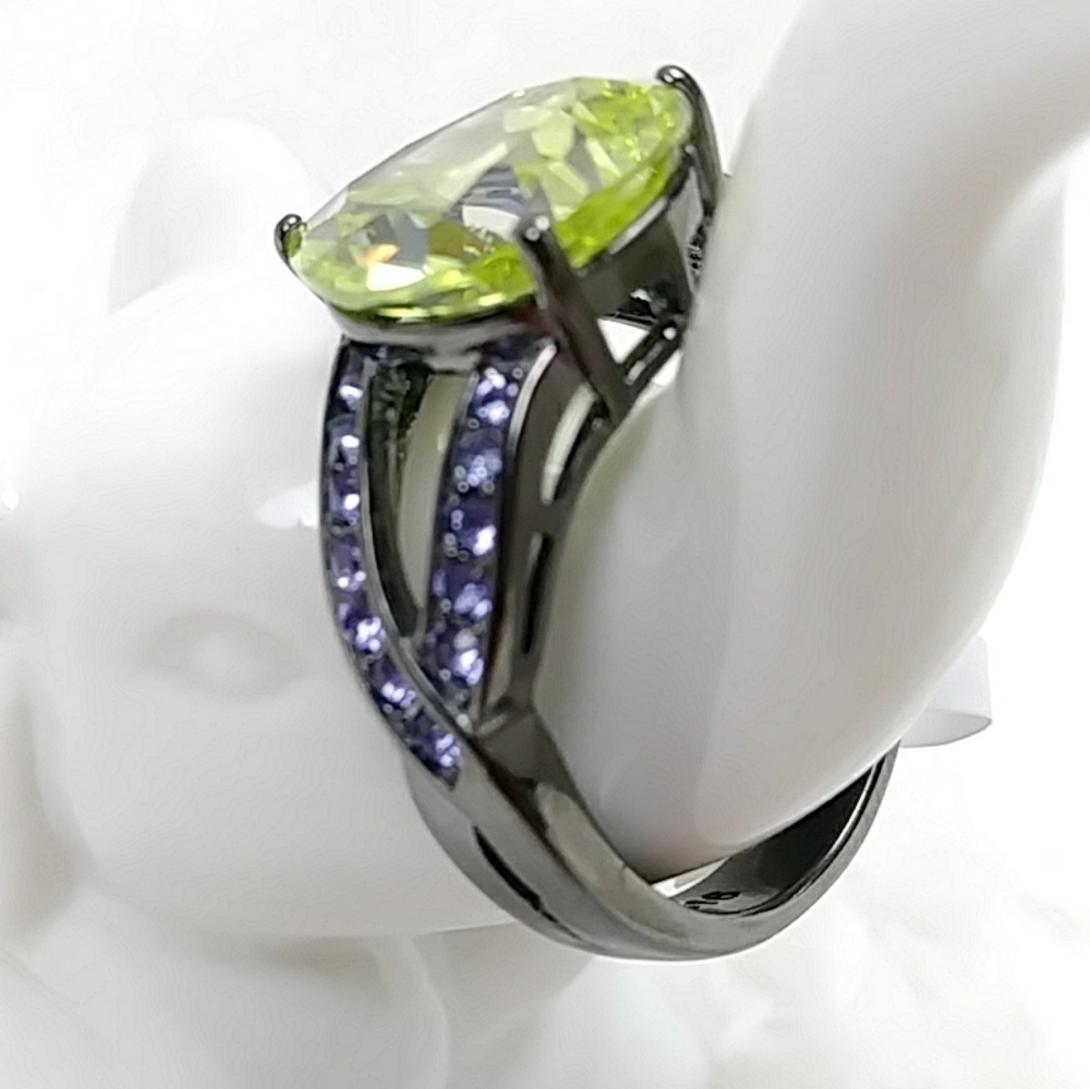 Gothic Cocktail Ring Nickel Free Teardrop Peridot Color Bold Rhinestone Shiny - Picture 7 of 15
